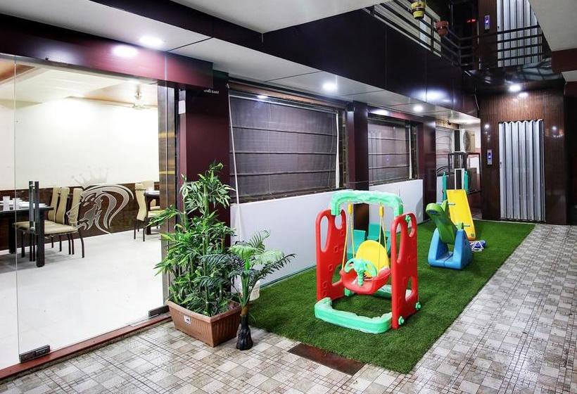 Hostel Daksh Hotel And Restaurant