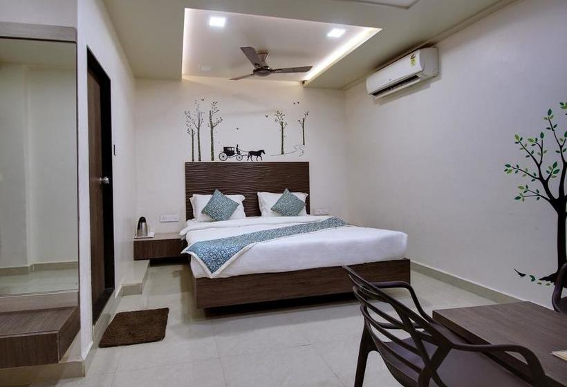 Hostel Daksh Hotel And Restaurant 13