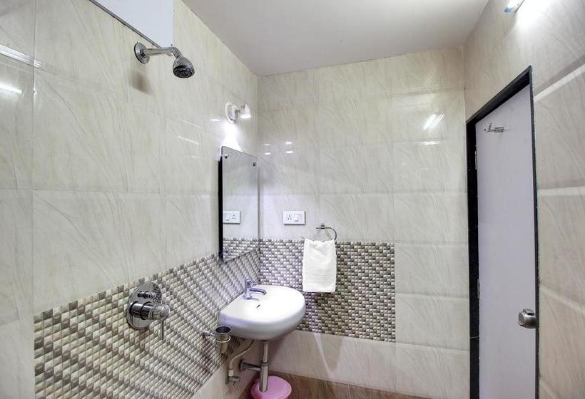 Hostel Daksh Hotel And Restaurant 16