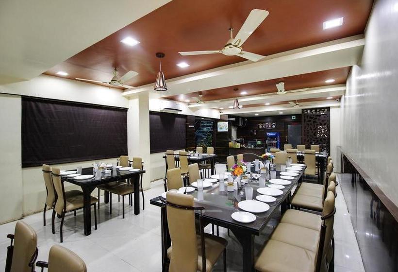 Hostel Daksh Hotel And Restaurant 3