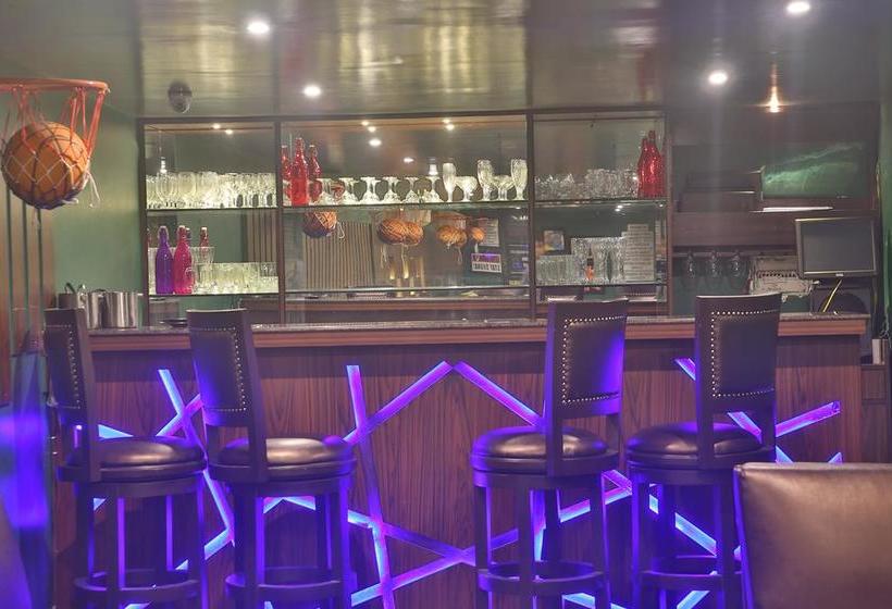 Hotel Midtown Grand 8