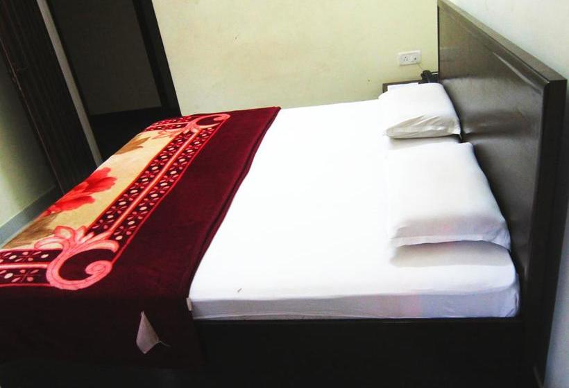 Hotel Nirmal Sadan 8