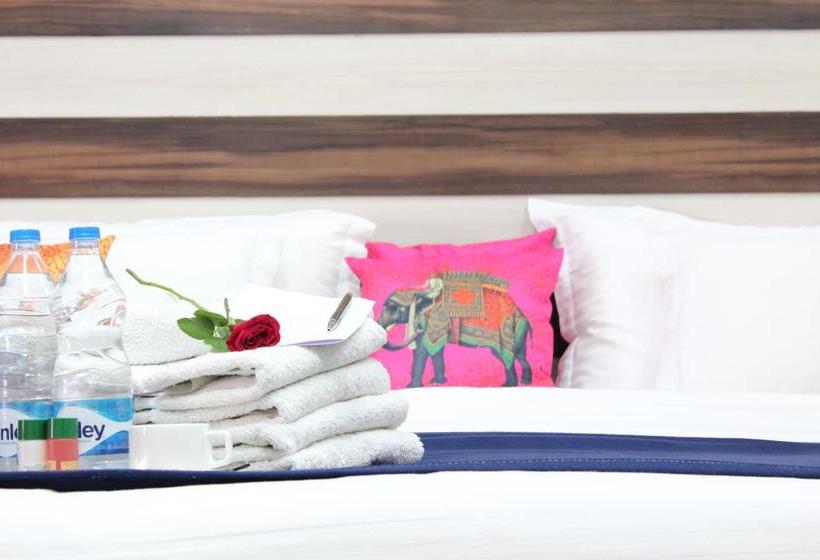 Adhunik Hotel Behror 4