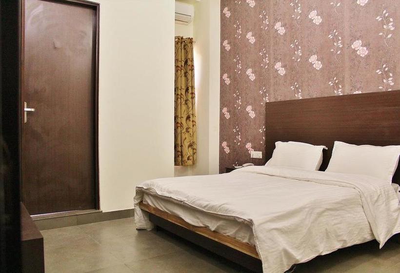 Adhunik Hotel Behror 5