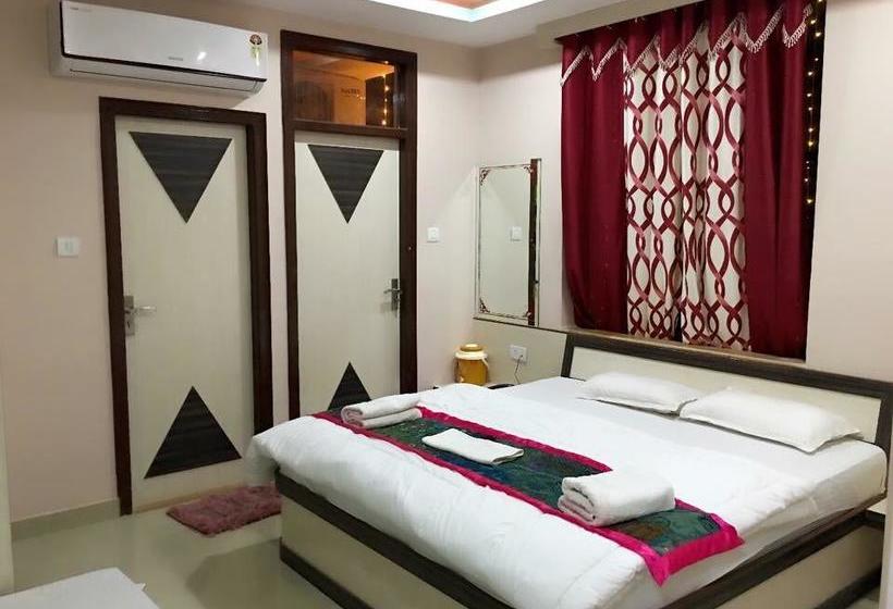 Hotel Mannat Excellency 10