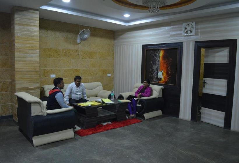 Hotel Mannat Excellency 12