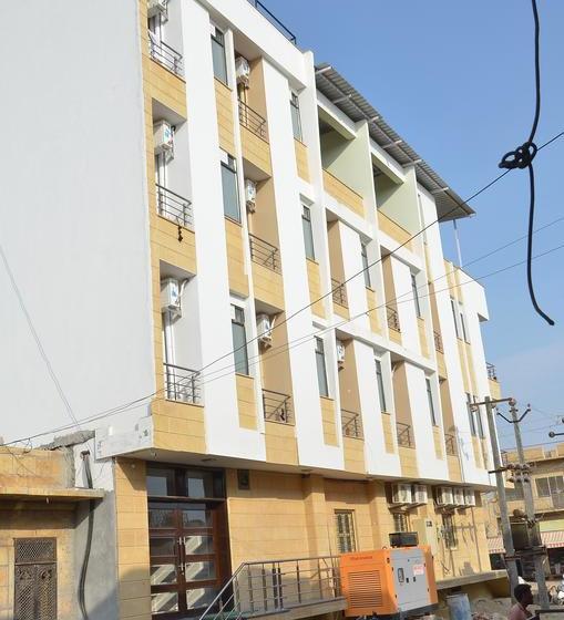 Hotel Mannat Excellency 14