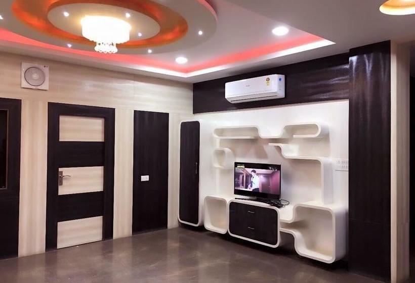 Hotel Mannat Excellency 8