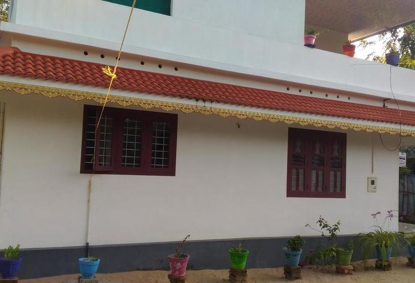 Bed and Breakfast Marari Febins Homestay 16