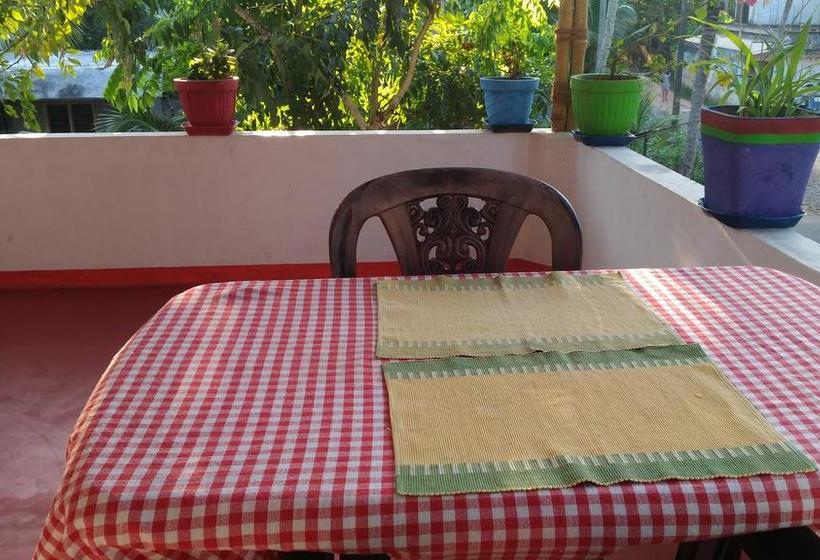 Bed and Breakfast Marari Febins Homestay 6