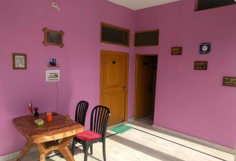 Bed and Breakfast Prem Home Stay 13
