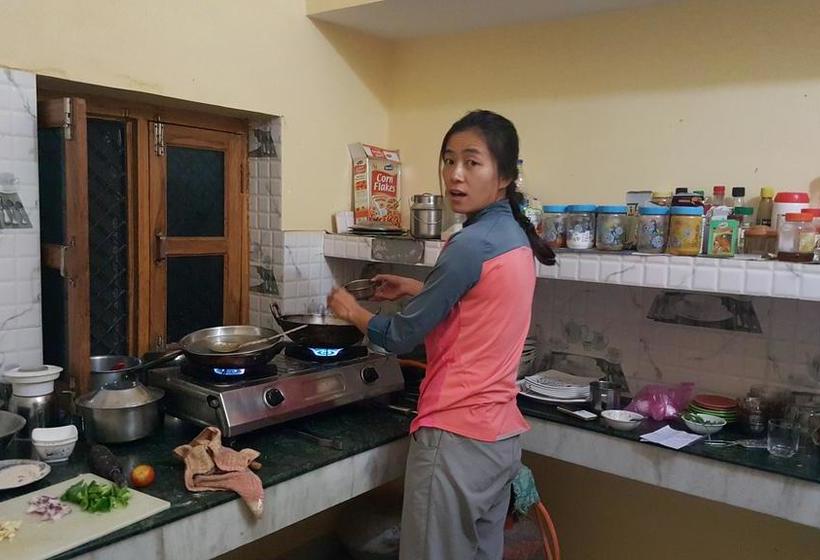 Bed and Breakfast Prem Home Stay 4