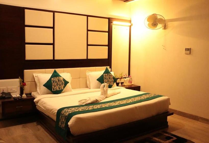 Hotel The Land Mark 1