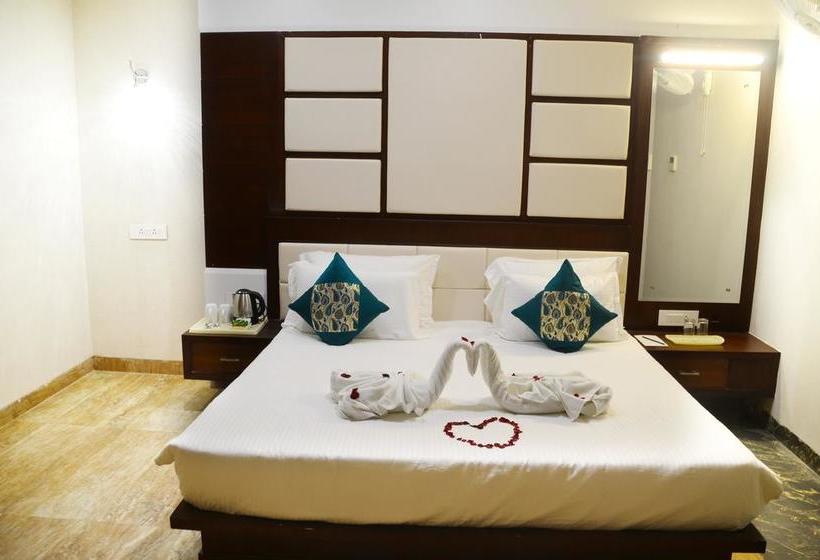 Hotel The Land Mark 13