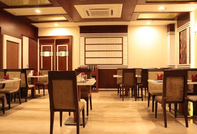 Hotel The Land Mark 18