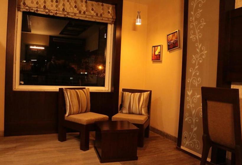 Hotel The Land Mark 20