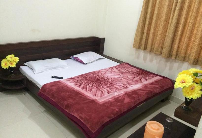 Hotel Vrandavan Palace 17