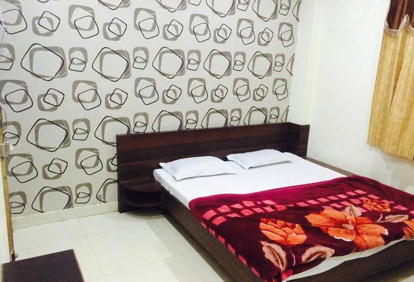 Hotel Vrandavan Palace 3