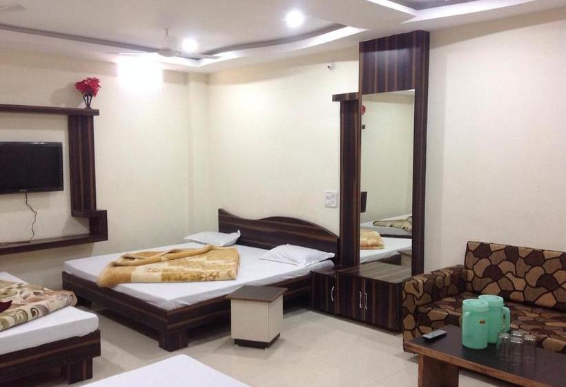 Hotel Vrandavan Palace 6