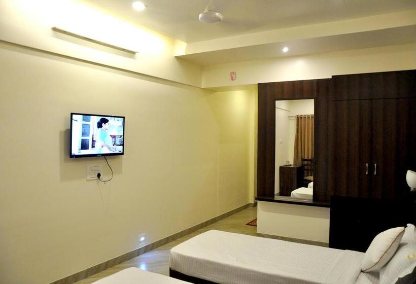 Hotel Gulmohar Pride 19