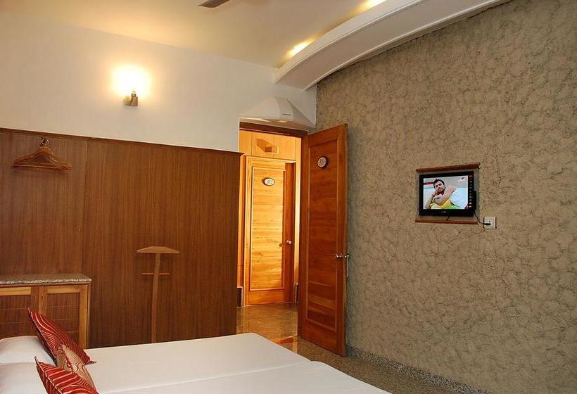 Hotel Ishan Villa 11