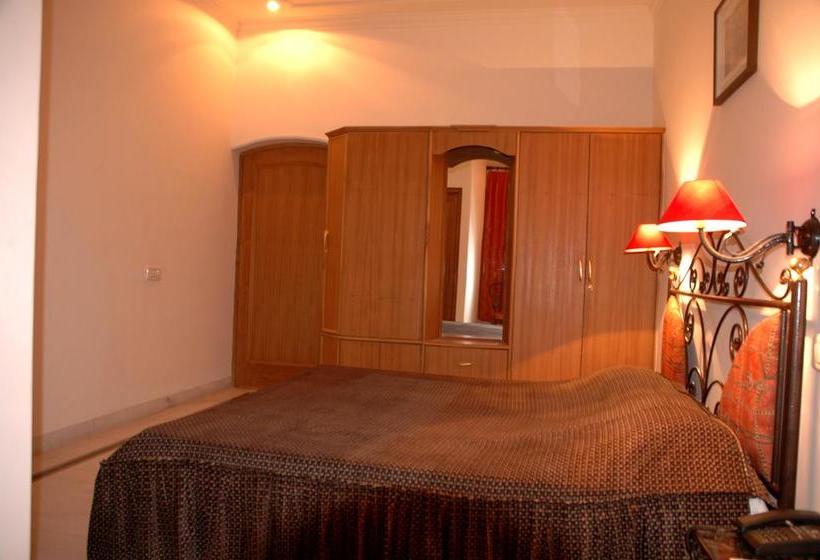 Hotel Ishan Villa 12