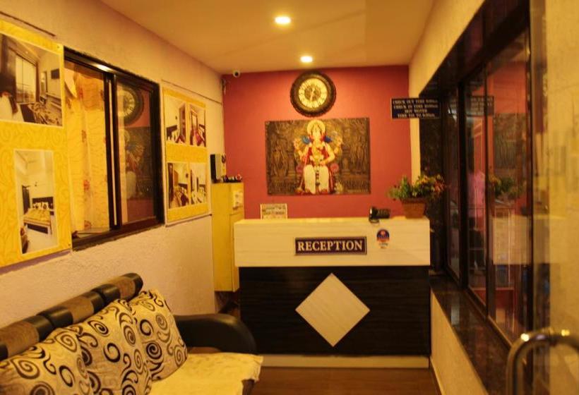 Hotel Vighnaharta Palace 10