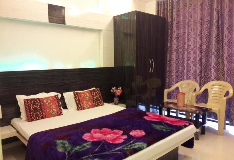 Hotel Vighnaharta Palace 4