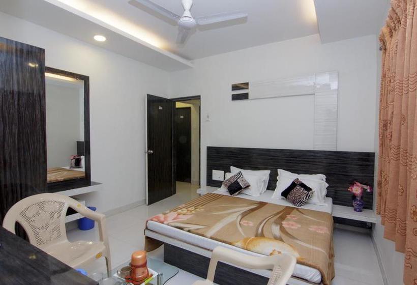 Hotel Vighnaharta Palace 8