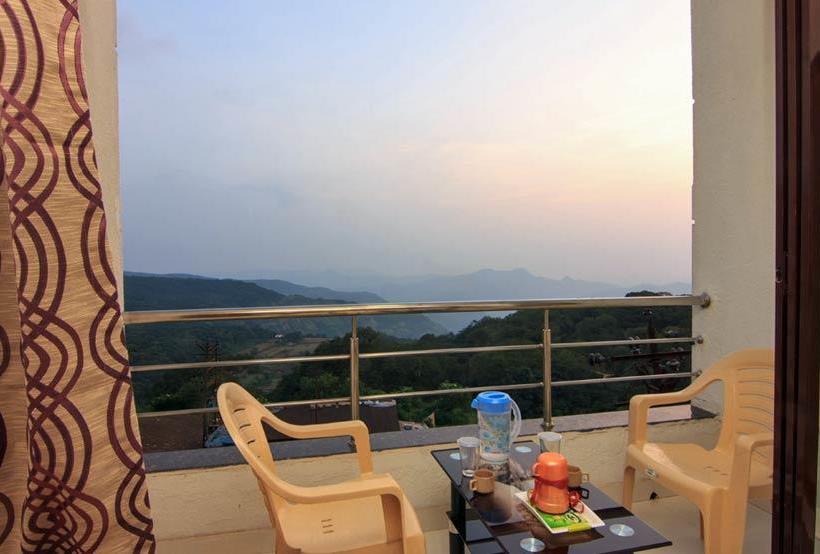 Hotel Vighnaharta Palace 9