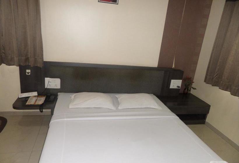 Hotel Saideep Executive 12