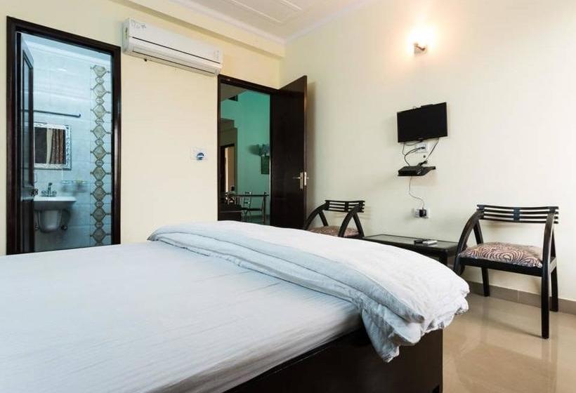 Shanti Villa Bed & Breakfast 1