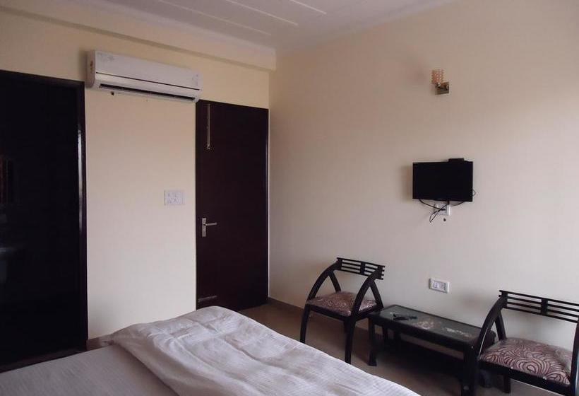 Shanti Villa Bed & Breakfast 10