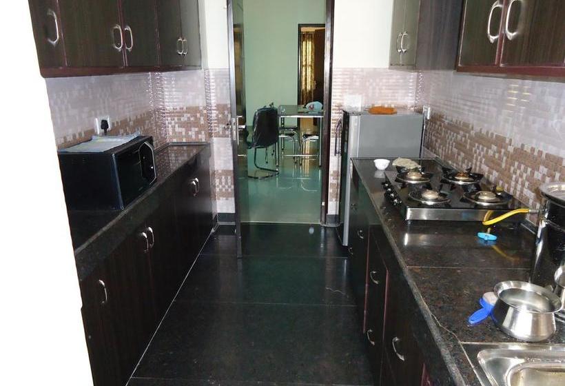 Shanti Villa Bed & Breakfast 9