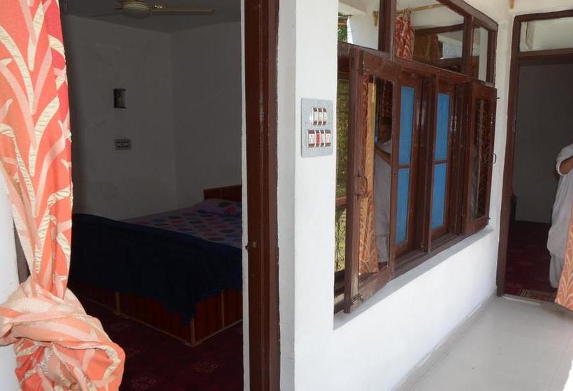Hotel Howrah Guest House Srinagar