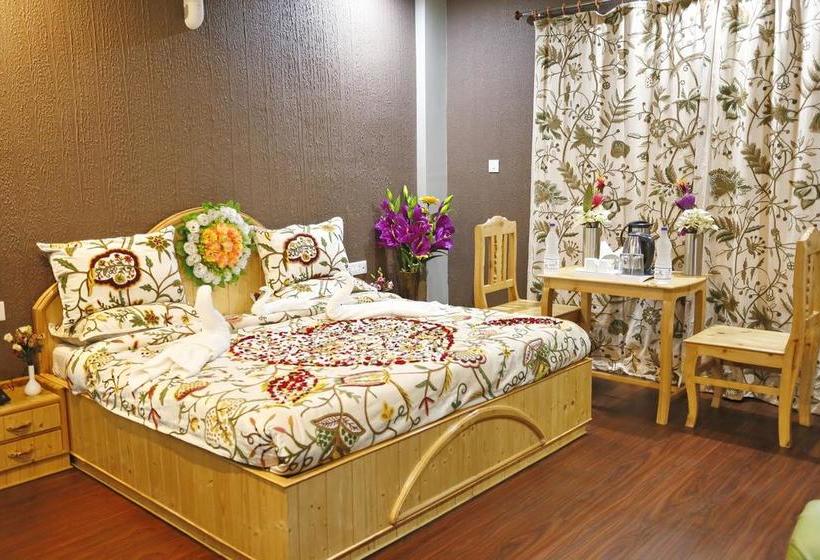 Hotel Shefaf Srinagar Jammu y Cachemira