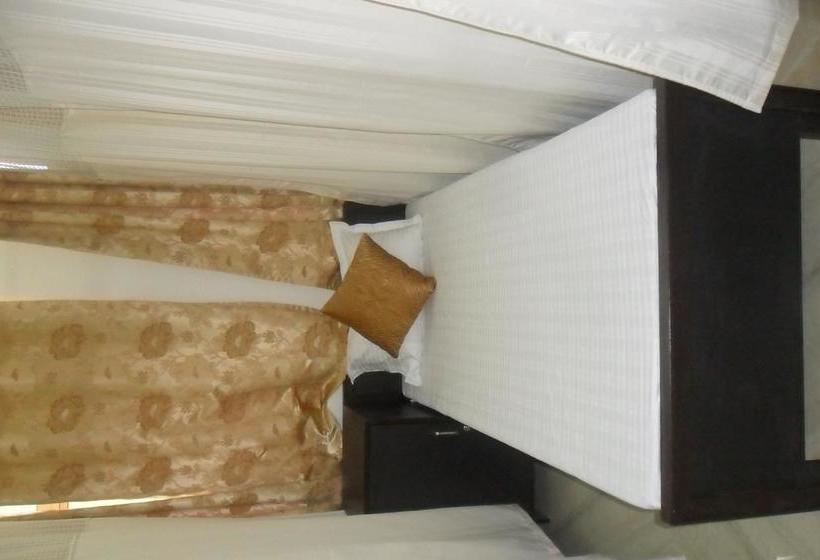 Bed and Breakfast Raghav`s Royal Residency 11