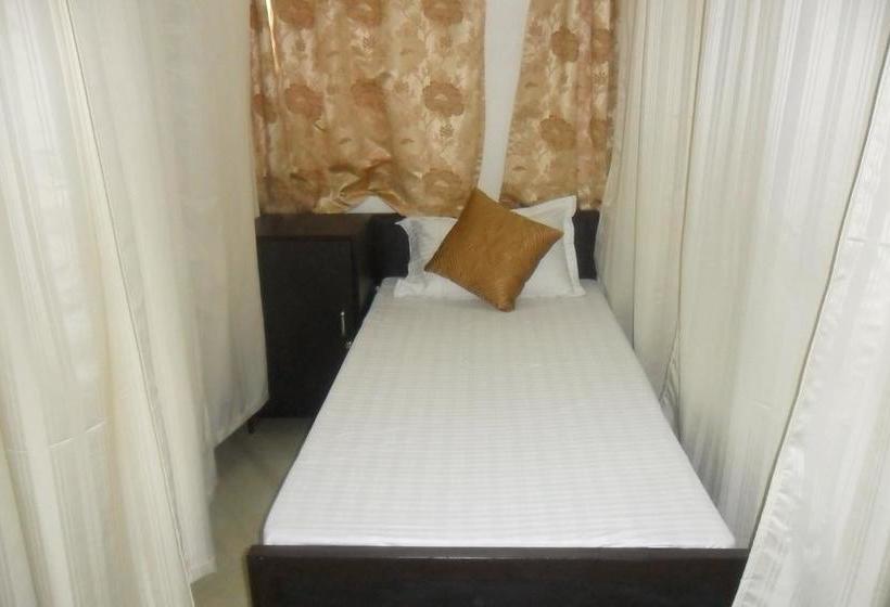 Bed and Breakfast Raghav`s Royal Residency 12