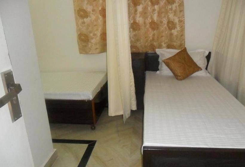 Bed and Breakfast Raghav`s Royal Residency 13