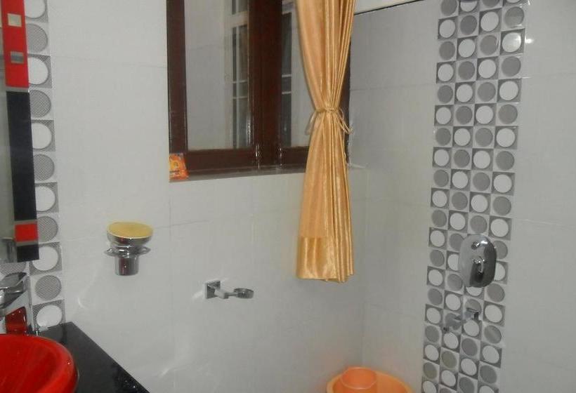 Bed and Breakfast Raghav`s Royal Residency 4