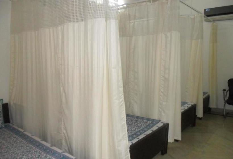 Bed and Breakfast Raghav`s Royal Residency 5