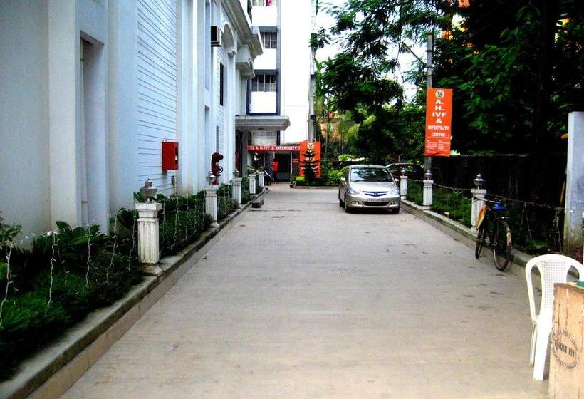 Hotel Monarch Aachal 1