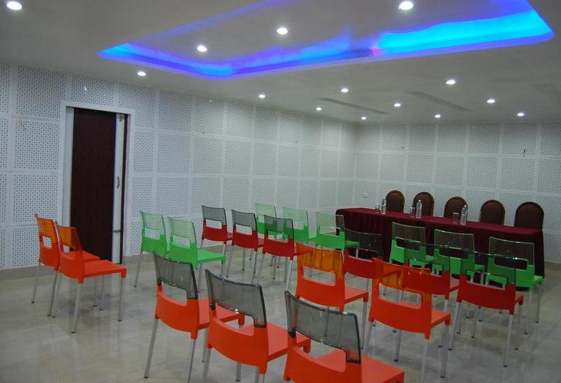 Hotel Monarch Aachal 12