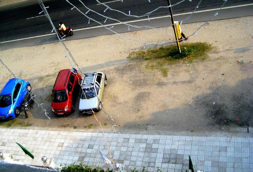 Hotel Monarch Aachal 15