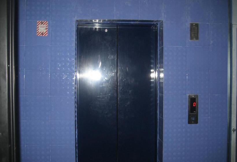 Hotel Monarch Aachal 16