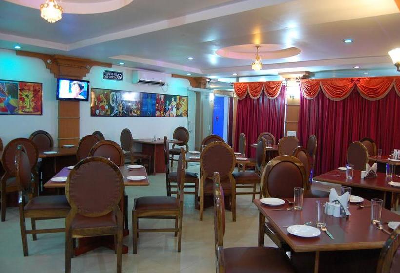 Hotel Monarch Aachal 3