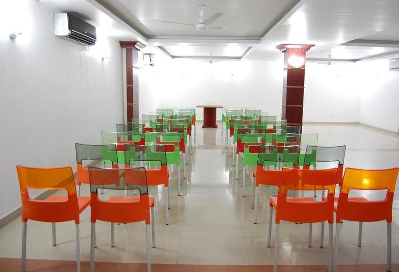 Hotel Monarch Aachal 4