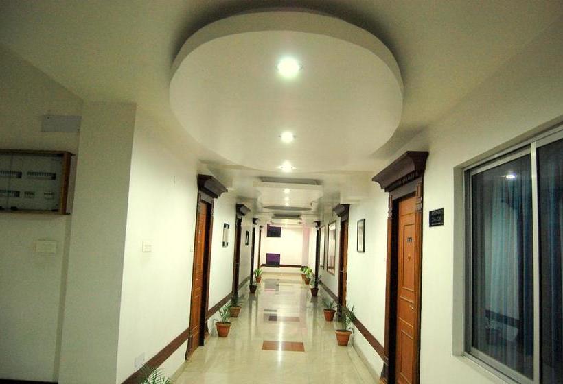 Hotel Monarch Aachal 9