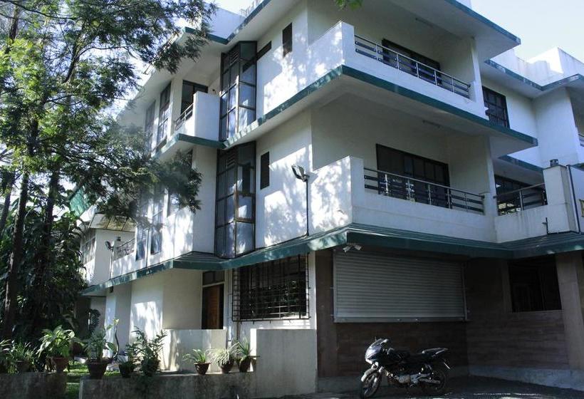 Hotel Rainwood Residency 11