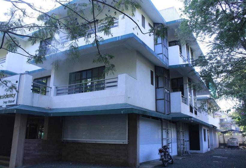 Hotel Rainwood Residency 12